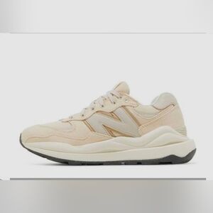 New Balance Cream and Light Beige Low-Top Sneaker